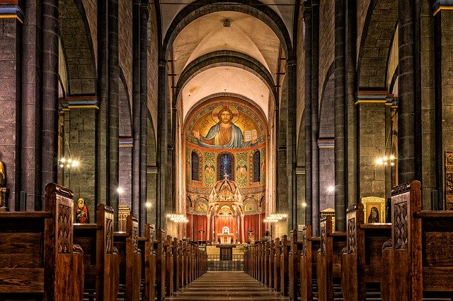 church 3024768 640